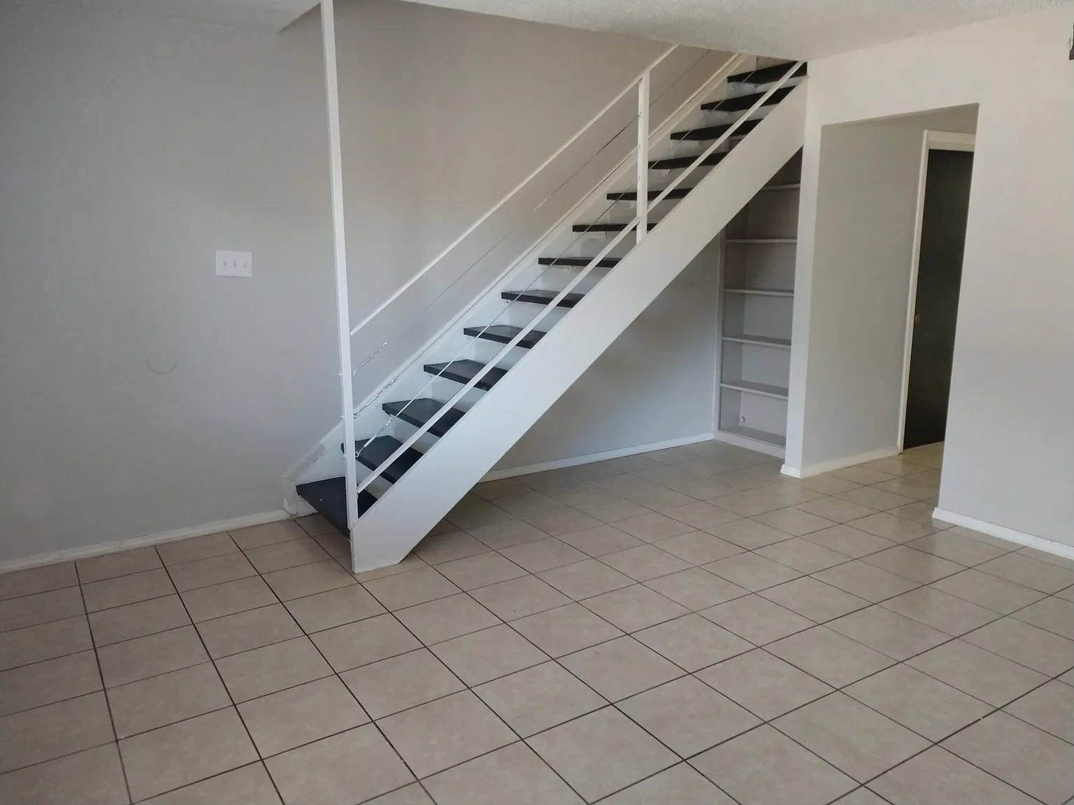 3 bed, 1.5 bath, 1250 sqft, $1,500 — Photo 3