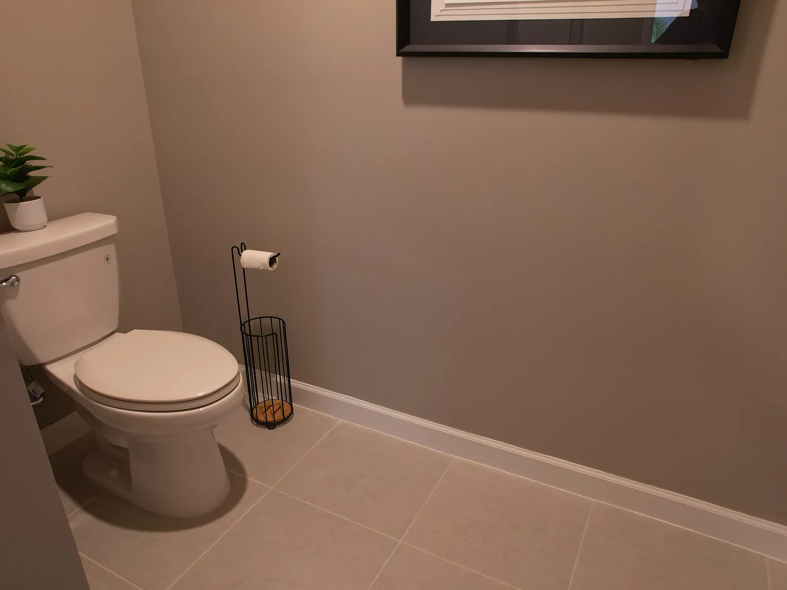4 bed, 2382 sqft, $4,500 — Photo 3