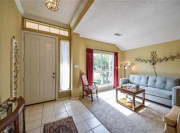 5th image of 3917 Oak Park Dr