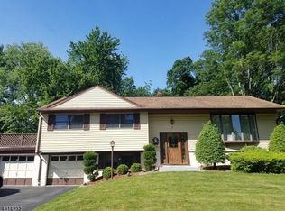 6 Iris Ln, Randolph, NJ 07869