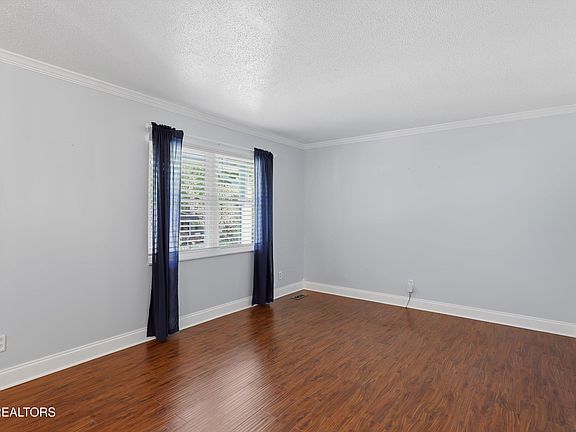 5th image of 1514 Moorgate Dr
