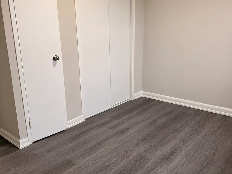 923 Wilson Ave — Photo 11