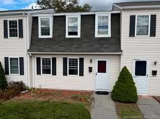 7 Westchester Hls #F, Colchester, CT 06415