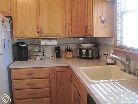 Kitchen 3.JPG