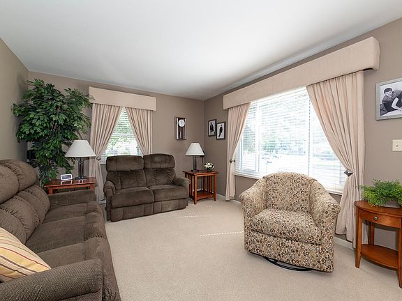 4th image of 6822 Cameo Ave