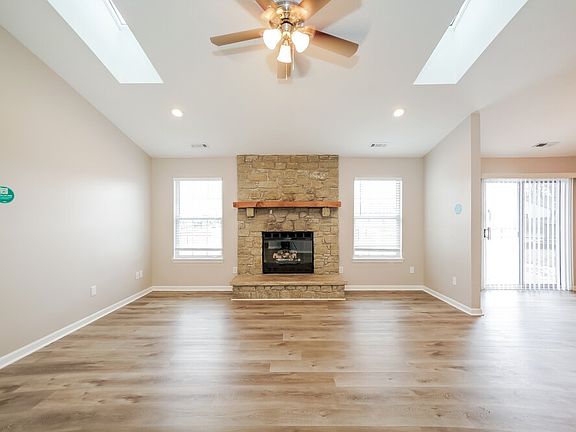 3rd image of 7068 Carrie Dr