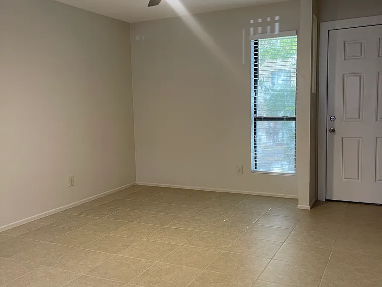 2432 E Tracy Ln #1 — Photo 7