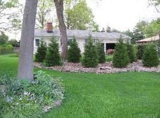 945 Pearl St, Bohemia, NY 11716