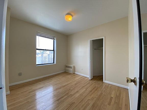 4th image of 229 Saint Johns Pl APT 4D