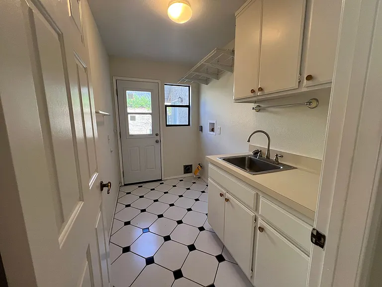 2209 E Vista Canyon Rd — Photo 14