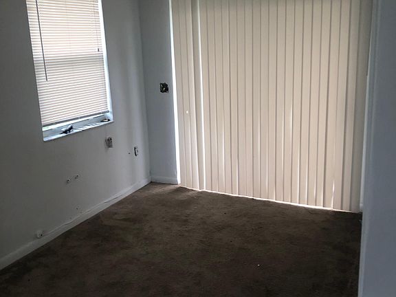 3rd image of 3272 SE Monte Vista St