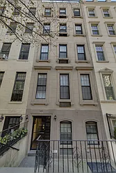 162 East 61st Street in Lenox Hill