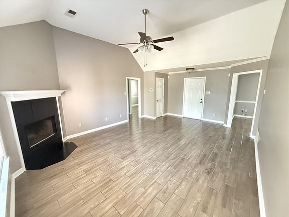 3rd image of 45 Countrywood Ln