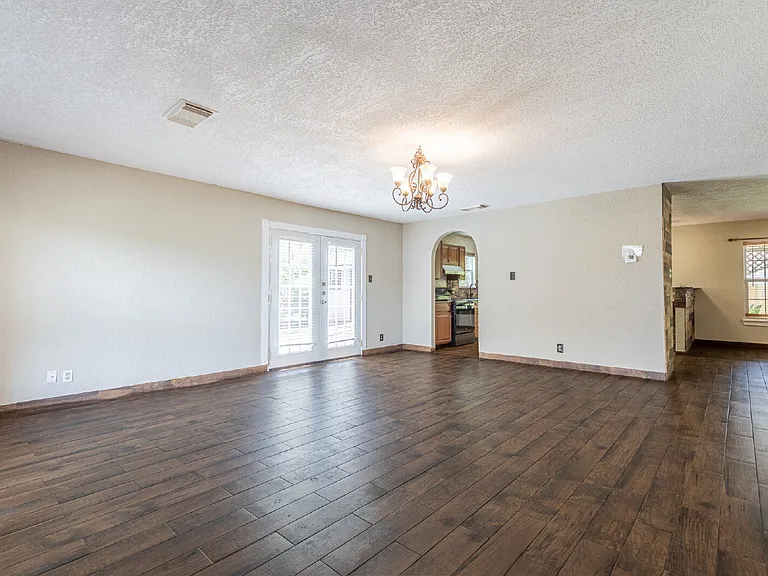5702 Sunrise Laurel — Photo 3