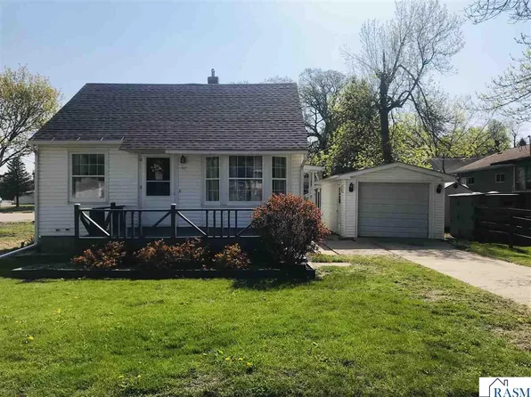 412 N Lincoln St, Lake Crystal, MN 56055