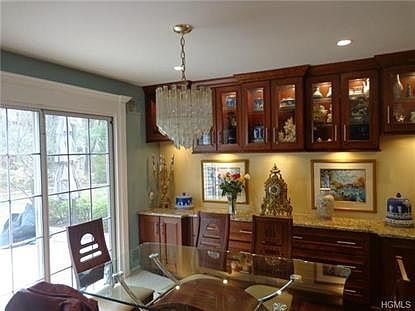 4th image of 9 Washington Cir