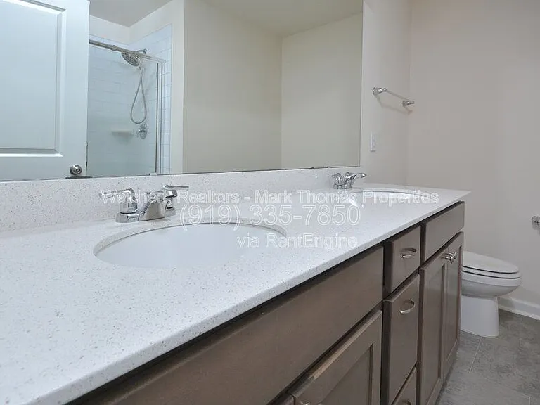 409 Vassar Dr — Photo 21