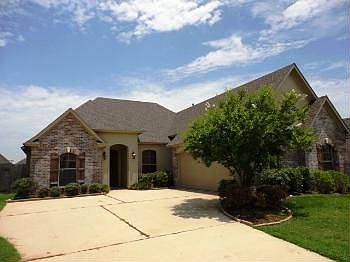 2nd image of 411 Fair Oaks