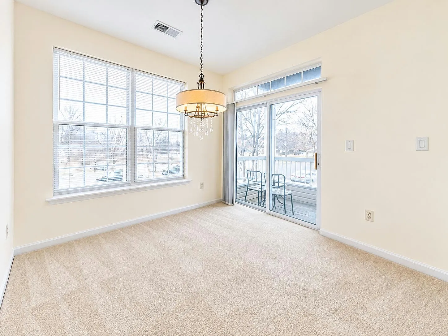 2 bed, 1028 sqft, $2,400 — Photo 1