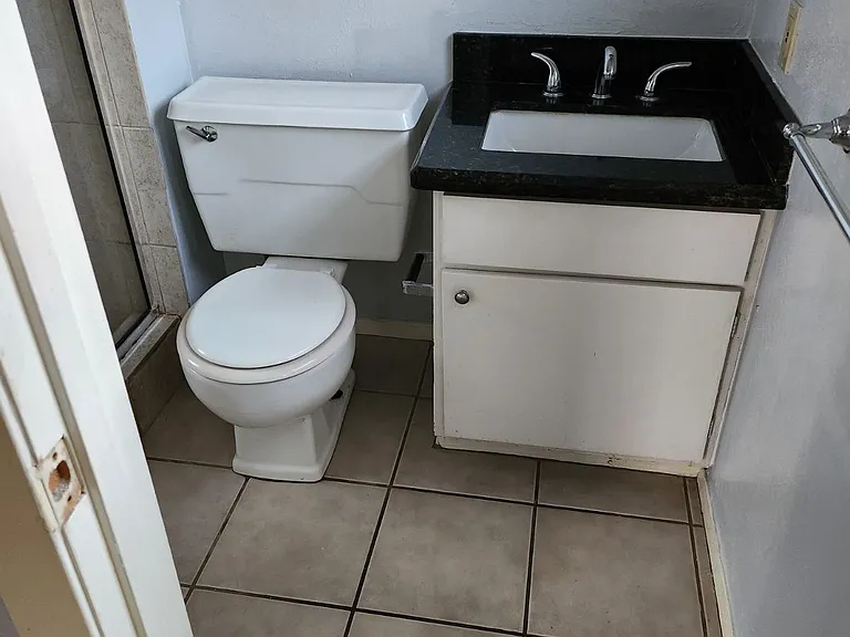 102 Gatewood Ln — Photo 6