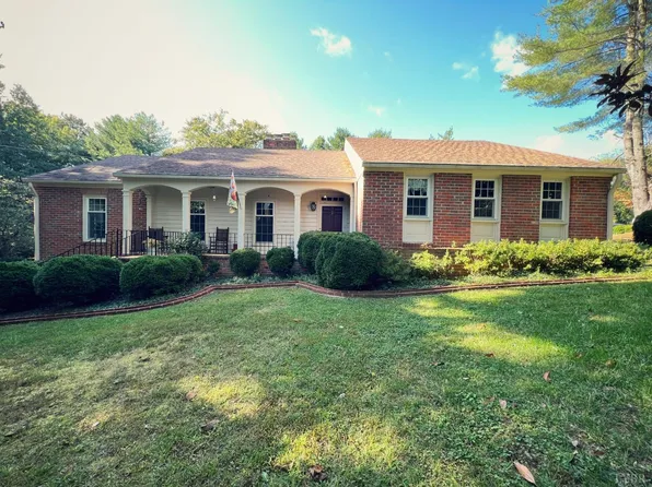 1271 Church St, Appomattox, VA 24522