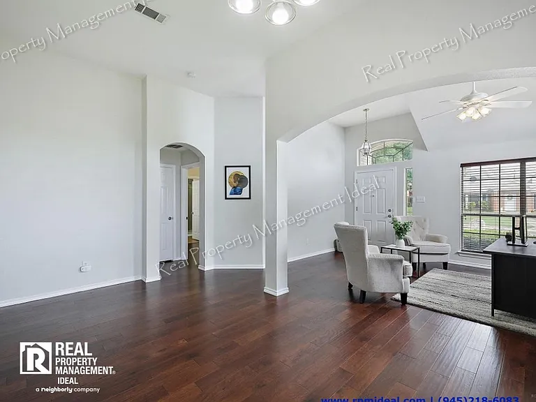 4207 Osborn Rd — Photo 3
