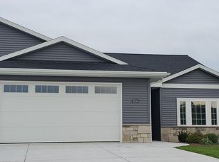 2534 Stoney Brook Ct, Manitowoc, WI 54220