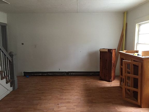 3rd image of 3 E Main St