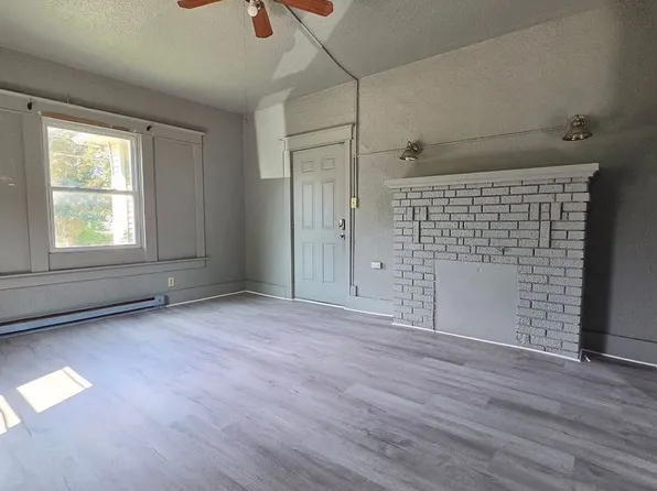 112 E Britain Ave, Benton Harbor, MI