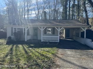 307 Devaney Ln, Oliver Springs, TN 37840