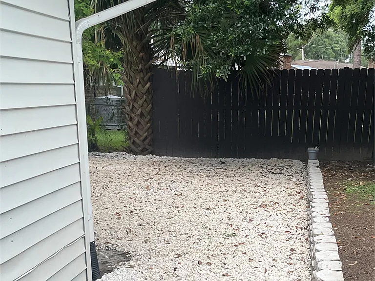 12905 Canterbury Rd — Photo 25