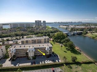 308 Golfview Rd APT 107, North Palm Beach, FL 33408