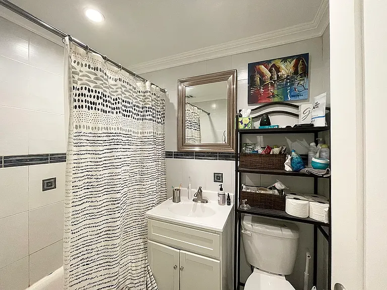 246 W 20th St #4C — Photo 5