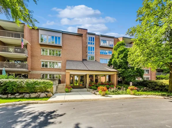 44 Park Ln Unit 432, Park Ridge, IL 60068