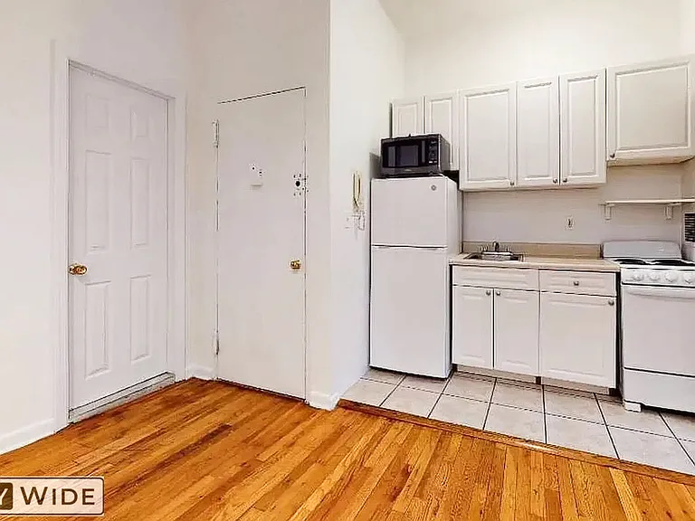 330 E 93rd St #3A — Photo 3
