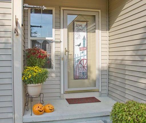 2nd image of 1933 Friston Blvd