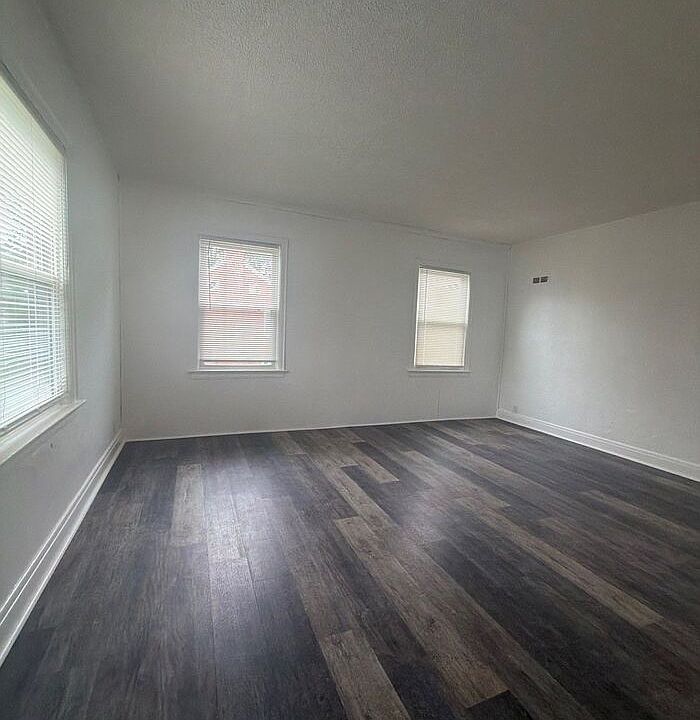 1st image of 396 Davis Rd