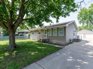 916 Wilson Ct, Zion, IL 60099