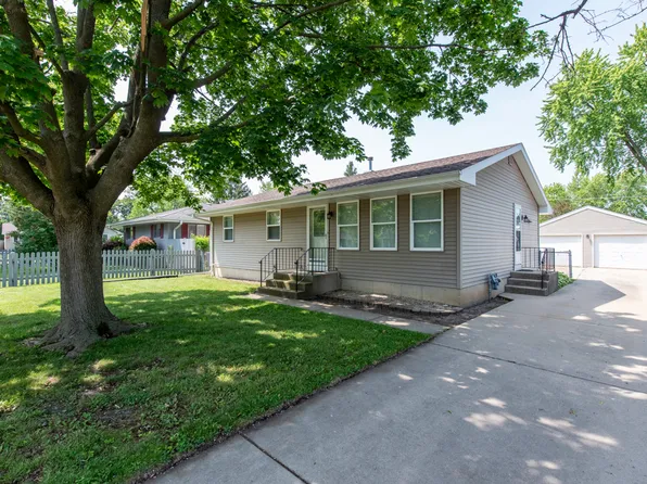 916 Wilson Ct, Zion, IL 60099