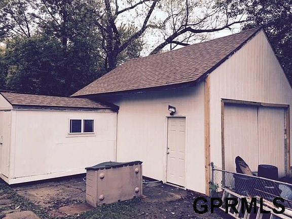 2nd image of 2105 Leisure Ln