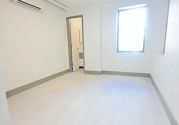 5th image of 1353 Myrtle Ave #C