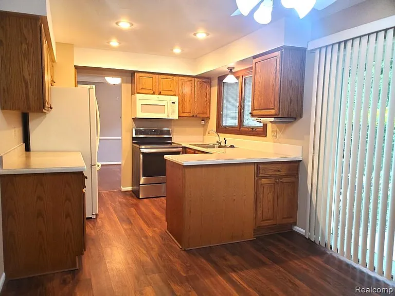 5057 Prentis Dr — Photo 10