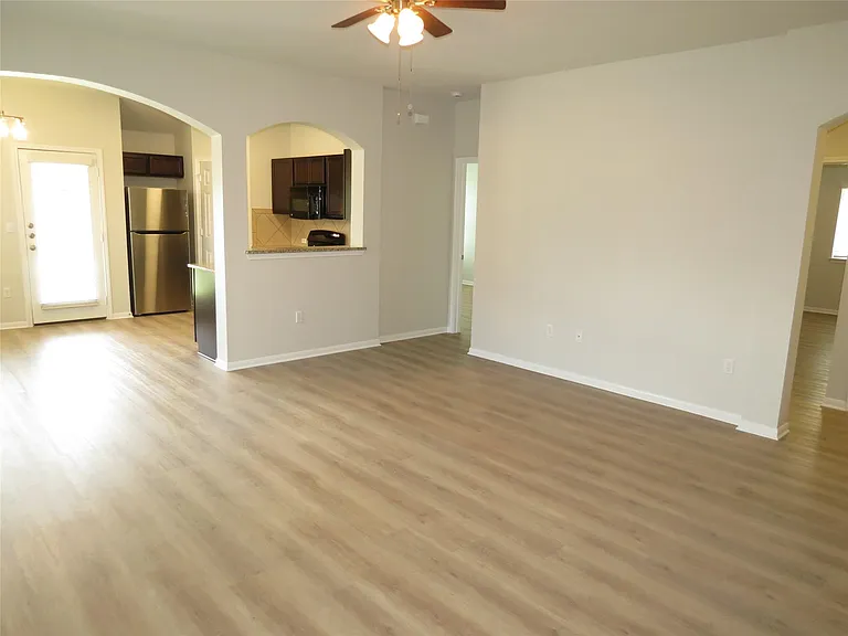375 Musgrav — Photo 6