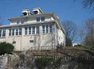 2140 Derry St, Harrisburg, PA 17104