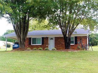 118 Locust Rd, King, NC 27021