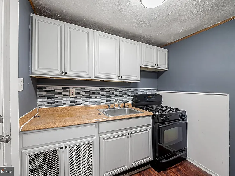 3727 Milford Ave — Photo 5