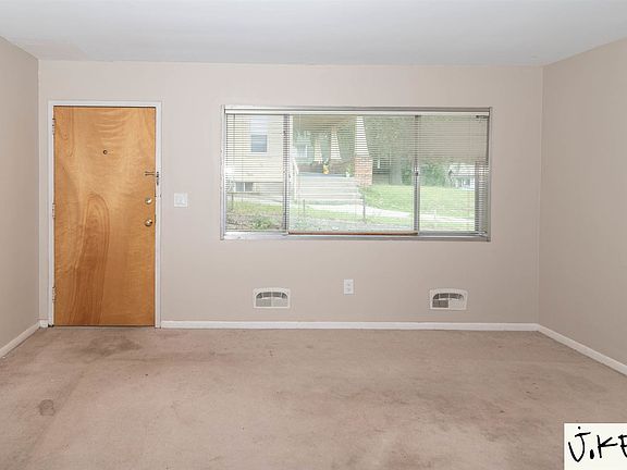 3rd image of 321 Pauline Blvd