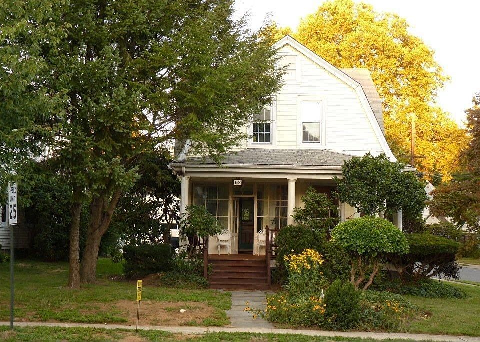 Charming 3 BR, 1.5 bath colonial.