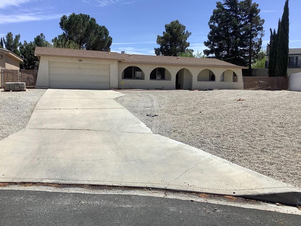 1st image of 13975 Evergreen Ln