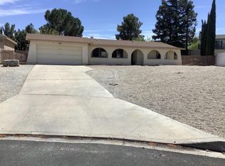 13975 Evergreen Ln, Victorville, CA 92395